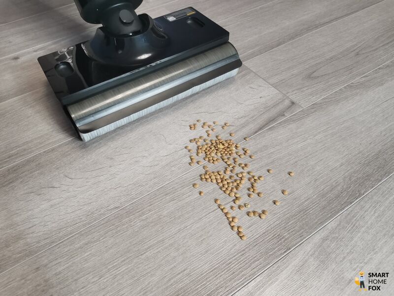 Уборка чечевицы на ламинате Deerma VX900W